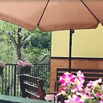 Pineta Del Borgo Szálloda *